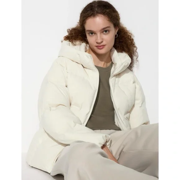 UNIQLO • Cream Seamless Hooded Down Puffer Jacket, XS - Picture 16 of 16
